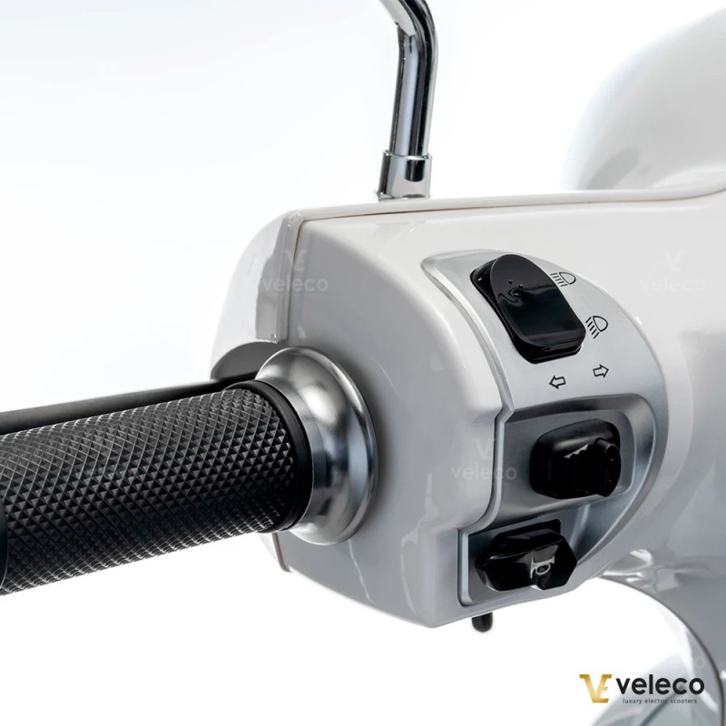 Veleco CRISTAL : scooter de mobilité 3 roues avec éclairage LED complet