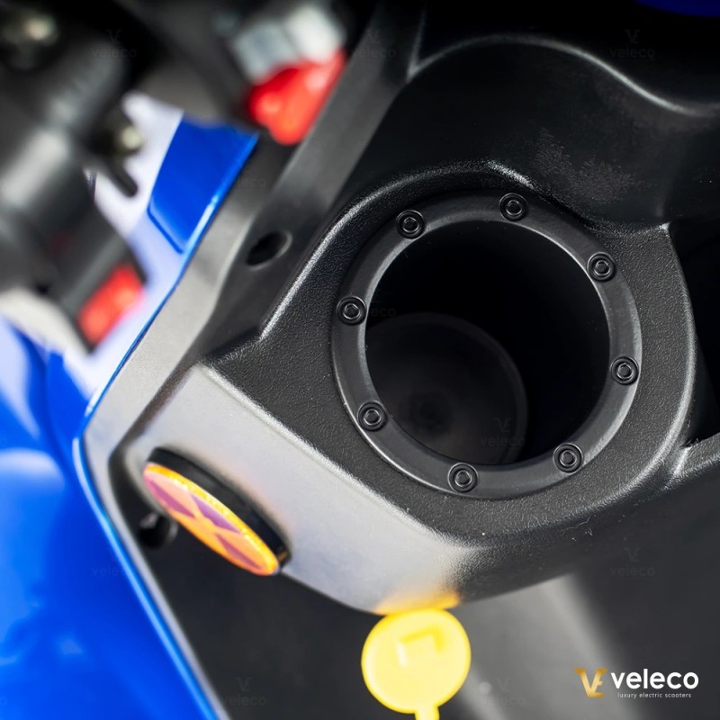 Veleco FASTER : scooter de mobilité à 4 roues, design ace